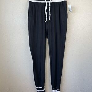NWT I’m in Love With Derek Stretch Sweatpants